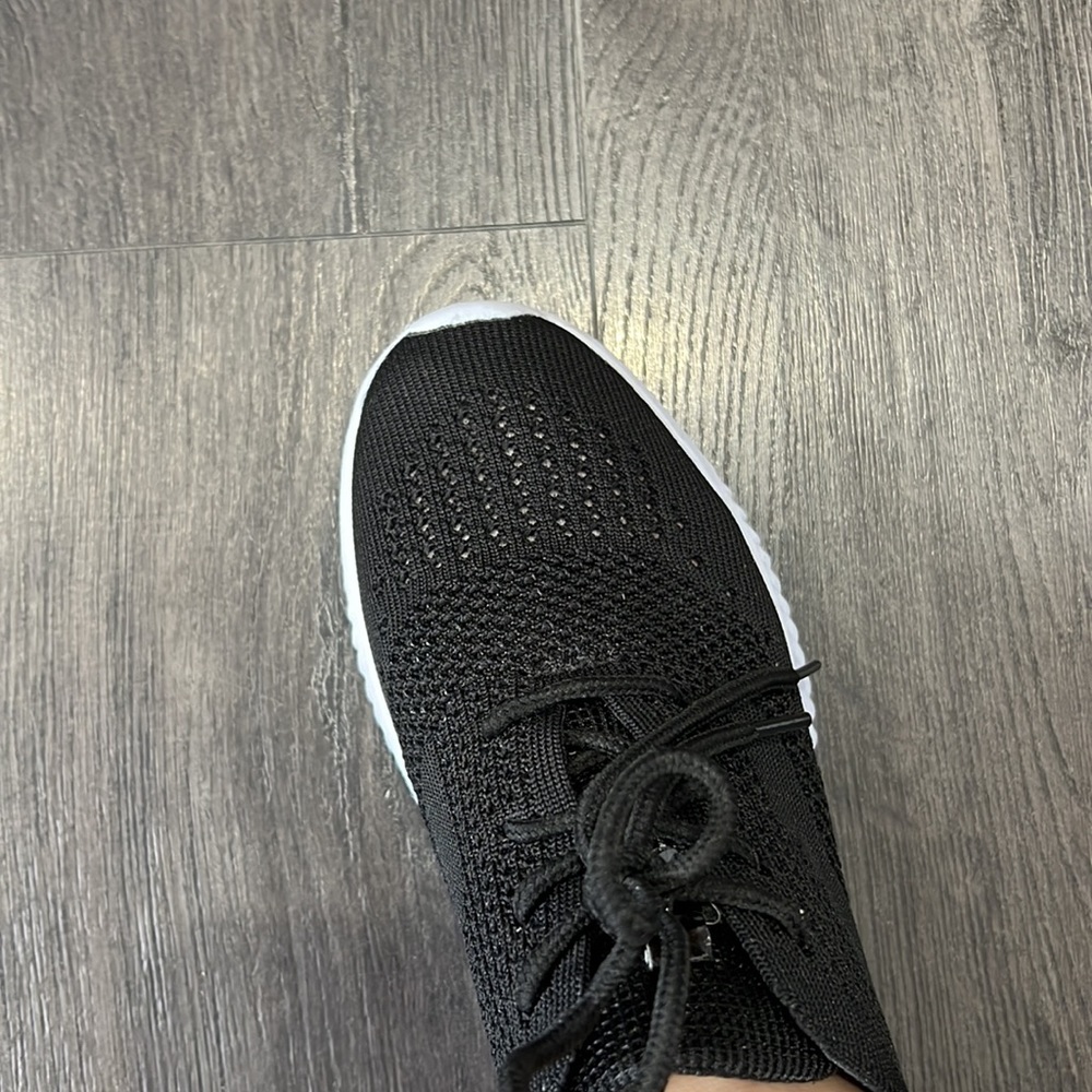 Athletic shoes - Picture 5 of 6
